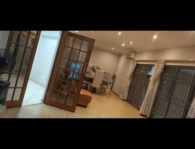 4 BEDROOM HOUSE FOR SALE IN KENSINGTON
